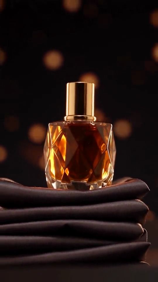 Extended: Perfume macro, carried on
